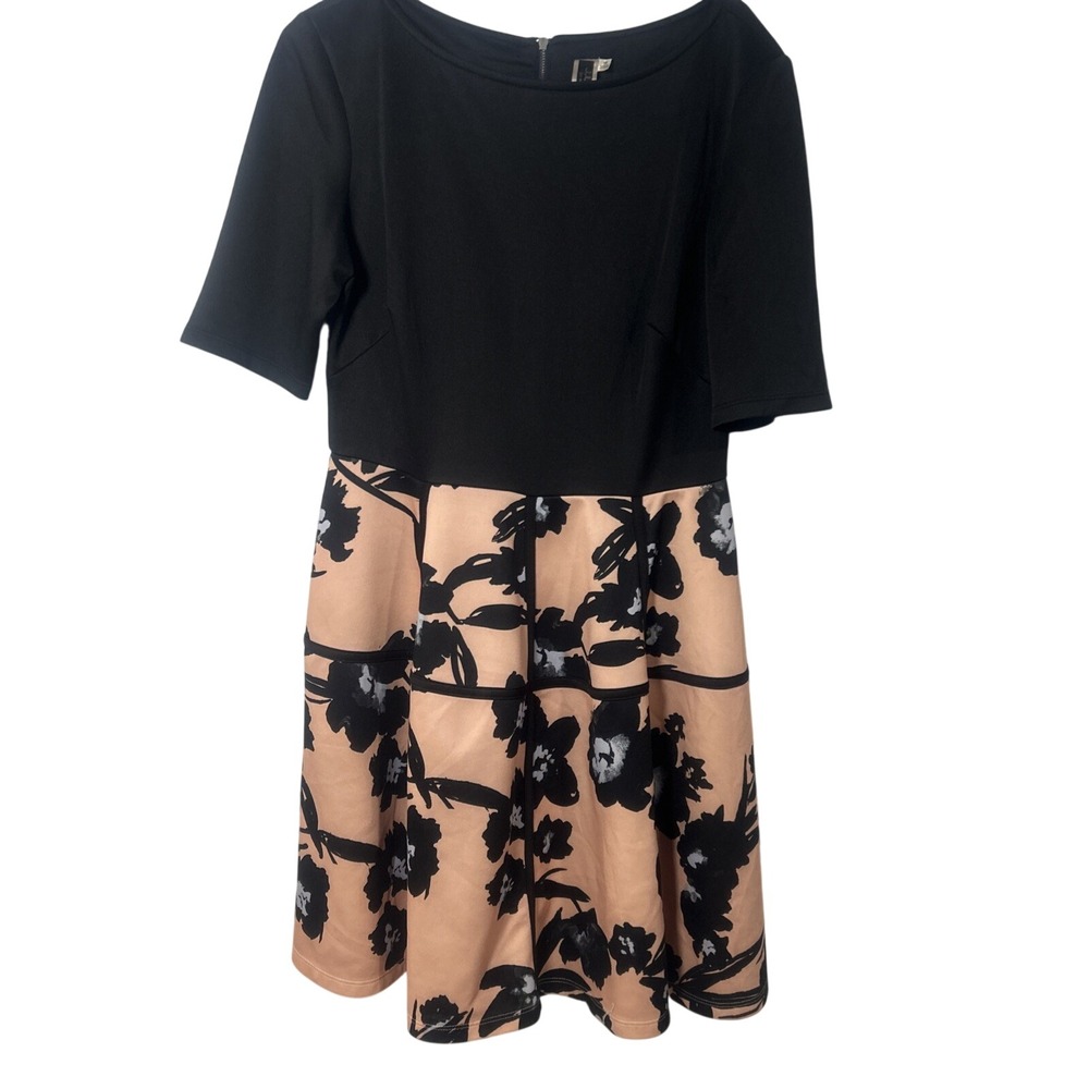 Julián Taylor New Yor Dress For Women Size 10. 95% Polyester 5%spandex
